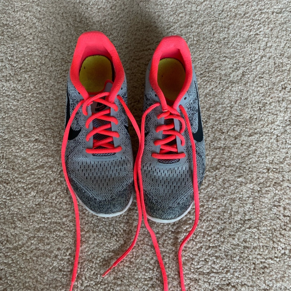 nike free runs size youth 4.5